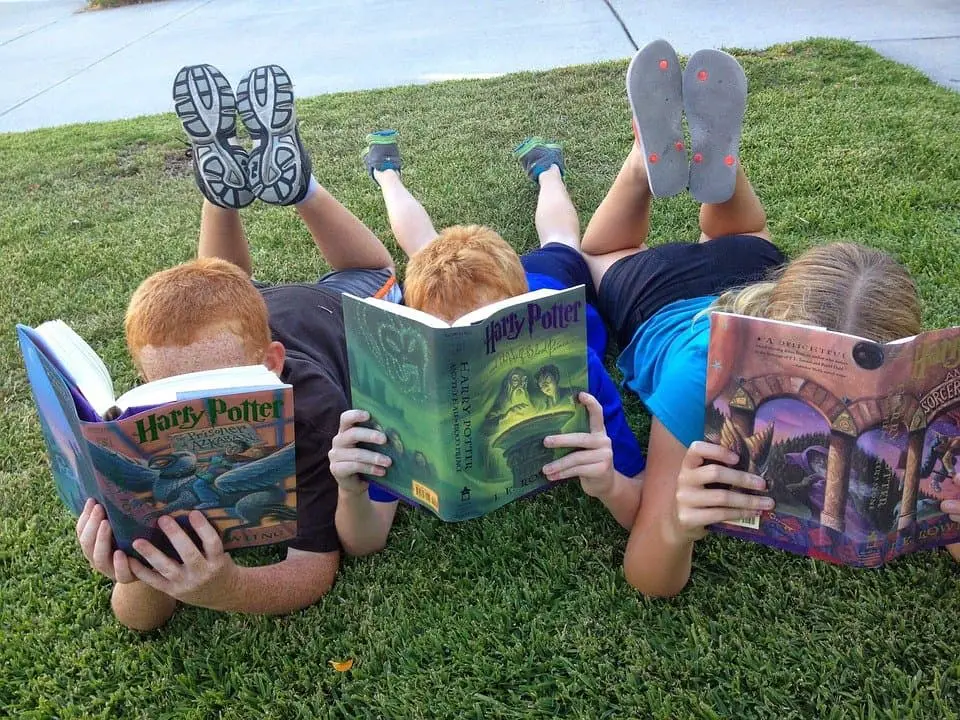 kids reading